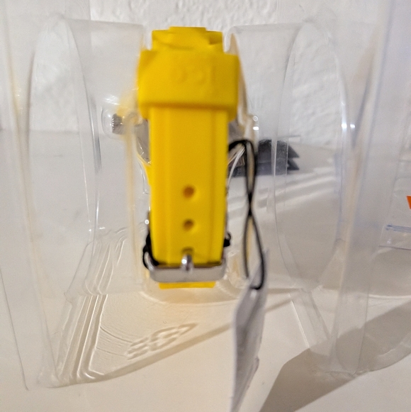 ICE Watch Bold Yellow Silicone Wristwatch with Tricolor Dial - Picture 8 of 9